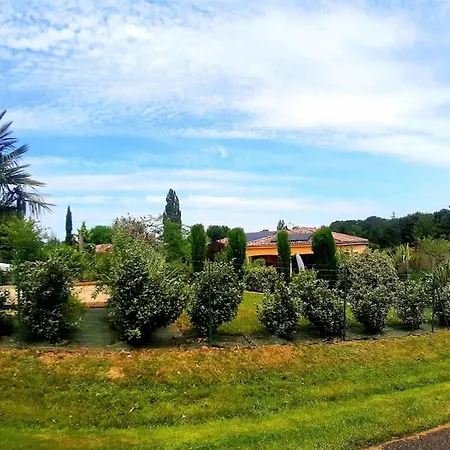 Gers Habitation بيت للعطل